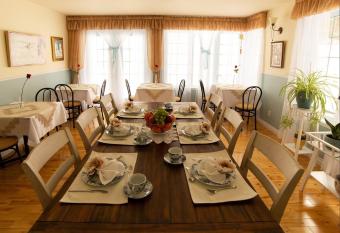 Au coeur de Saint-Sauveur allows 18 year olds to book a room