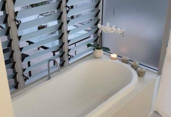 1213/146 Sooning street, Nelly Bay, Magnetic Island. Qld 4819. One Bright Point. has Balcony rooms