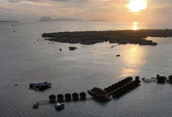 Sea Star Resort Semporna has Balcony rooms