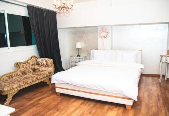 See&Sun allows 18 year olds to book a room