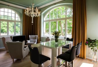 Parkresidenz Lychen, Ferienwohnung 3 has Balcony rooms