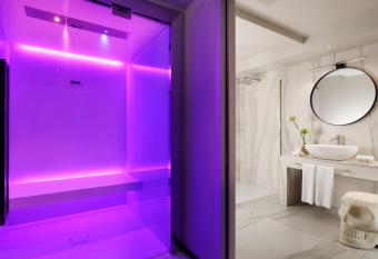 Bianca Relais has rooms with a private hot tub