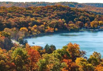 Knotty Pine Cottage has Balcony rooms