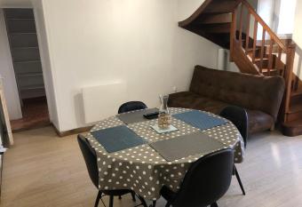 Appartement T2 dans le centre ville d Angoul  me has Balcony rooms