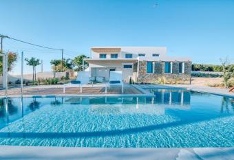 ANASSA Villa has Balcony rooms