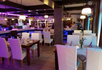 Hotel an der H  rn allows 18 year olds to book a room