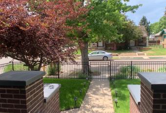 Private Room in West Highlands House allows 18 year olds to book a room