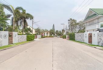 Stylish 2-Villa Combination by Hi At Home allows 18 year olds to book a room