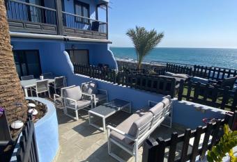 Bungalow - Sun Club Playa del Aguila allows 18 year olds to book a room