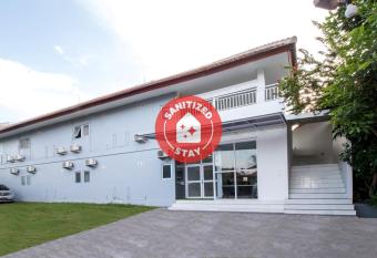 OYO 2270 Hotel Taman Wirama allows 18 year olds to book a room