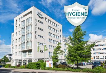 ACHAT Hotel Dresden Altstadt allows 18 year olds to book a room