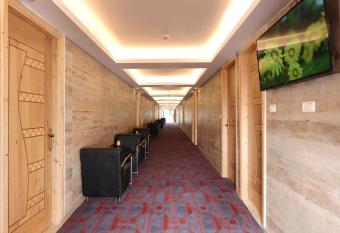 Boutique Hotel by Tzukim allows 18 year olds to book a room