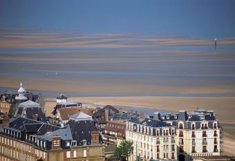 Maison de charme avec vue mer allows 18 year olds to book a room