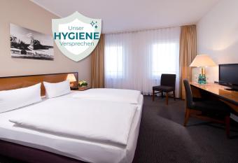 ACHAT Hotel Frankfurt Airport allows 18 year olds to book a room