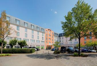 ACHAT Hotel Zwickau allows 18 year olds to book a room