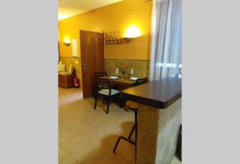 La Ca  ada has rooms with a private hot tub