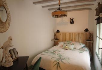 Maisonnette atypique en triplex au calme hyper-centre place du Ralliement has Balcony rooms