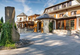 Naturresort Tannenhof GmbH allows 18 year olds to book a room