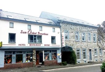 Hotel-Restaurant Zum Onkel Jonathan allows 18 year olds to book a room