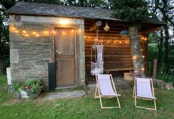 Caba  a - A Pastoriza - Lugo has Balcony rooms