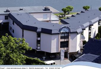 Hotel Villa am Rhein allows 18 year olds to book a room