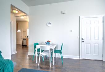 Hosteeva Capitol Hill 2BR Apt - 7 Walking Distance to Dining allows 18 year olds to book a room