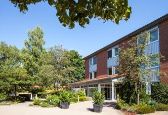 Anders Hotel Walsrode allows 18 year olds to book a room