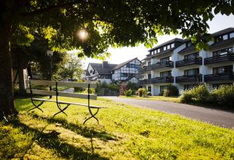 Sporthotel Grafenwald allows 18 year olds to book a room