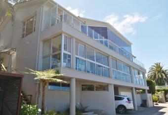 IdylWilde allows 18 year olds to book a room