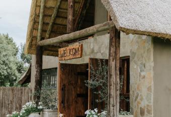 Breathe River Retreat has Balcony rooms