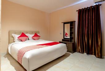 OYO 2895 Paranginan Residence allows 18 year olds to book a room