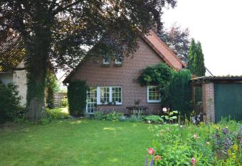 Ferienwohnung bei Lotte allows 18 year olds to book a room