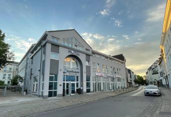 B&B HOTEL Eschweiler allows 18 year olds to book a room