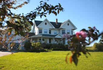 Twin Peaks B&B allows 18 year olds to book a room