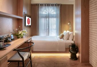 AMOY by Far East Hospitality allows 18 year olds to book a room