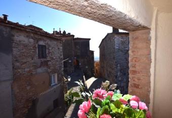 LA TORRETTA allows 18 year olds to book a room