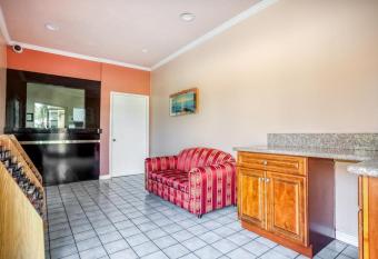 Passport Inn has Smoking rooms