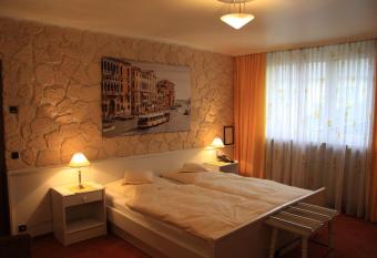 Hotel Die Post allows 18 year olds to book a room