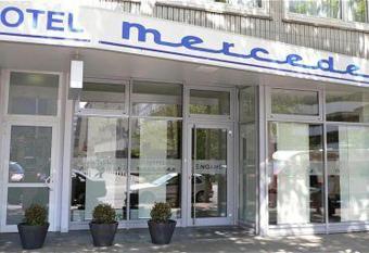 Hotel Mercedes/Centrum allows 18 year olds to book a room