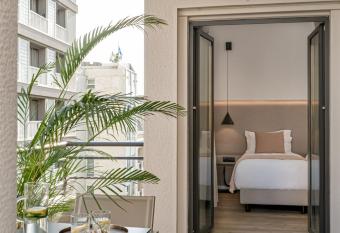 The Marblous Athens has Balcony rooms
