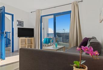 El Rinc  n de Famara has Balcony rooms