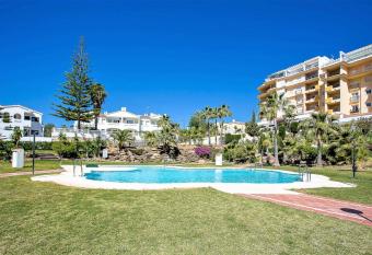 Lets in the Sun - La Cala de Mijas - Apartments with sea or pool views has Balcony rooms