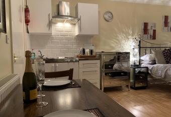 Southernwood - Studio 2 allows 18 year olds to book a room