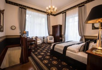 Hotel Belle Epoque allows 18 year olds to book a room