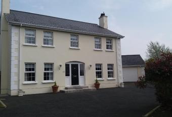 KARIBU GUEST HOUSE allows 18 year olds to book a room