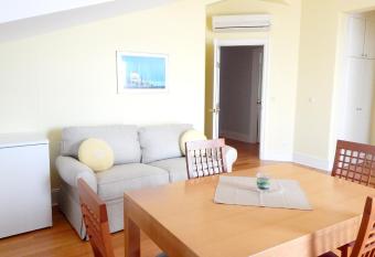 3 bedrooms appartement with sea view furnished terrace and wifi at Omis has Balcony rooms