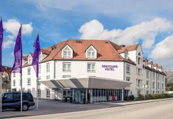 Mercure Hotel M  nchen Airport Freising allows 18 year olds to book a room