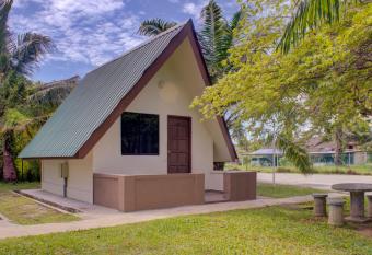 Super OYO 89896 Sedili Inn Resort allows 18 year olds to book a room