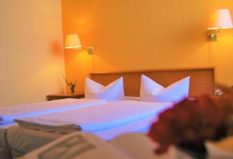 Ramada by Wyndham Halle-Leipzig allows 18 year olds to book a room