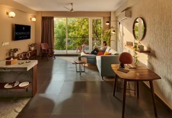 Minimalist Poshtel & Suites has Balcony rooms